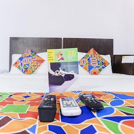 Fabhotel Savoy Suites Mumbai Airport Bagian luar foto