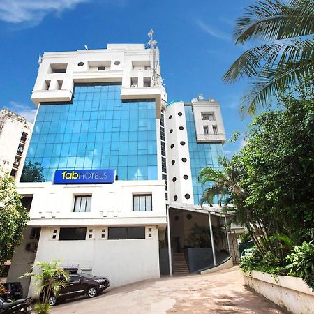 Fabhotel Savoy Suites Mumbai Airport Bagian luar foto