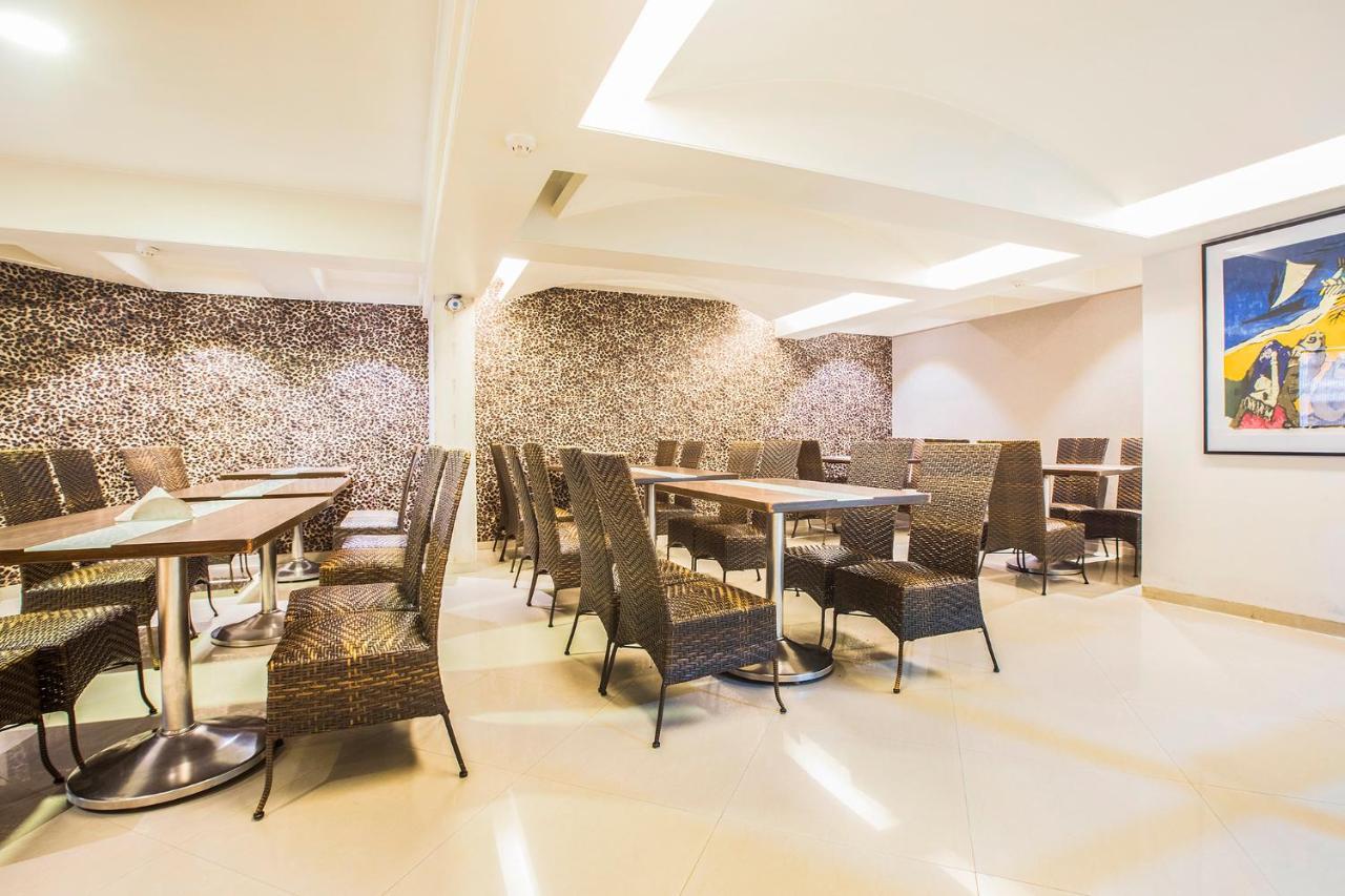 Fabhotel Savoy Suites Mumbai Airport Bagian luar foto