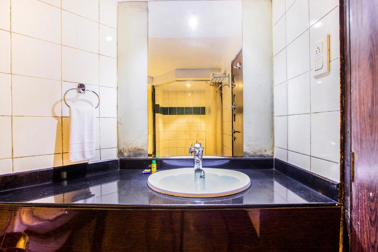 Fabhotel Savoy Suites Mumbai Airport Bagian luar foto
